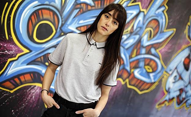 Idoia Rodríguez, b-girl Ayisha, competirá en el primer campeonato Breaking-b-girl de España. 