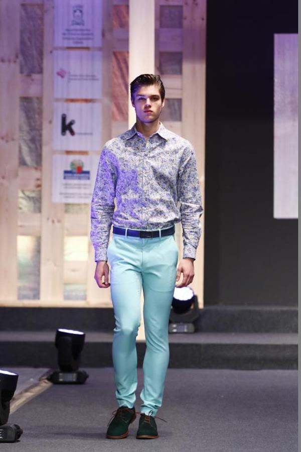 El diseñador vitoriano Domingo Orive conquista al jurado con su colección 'Chess' de sastrería clásica