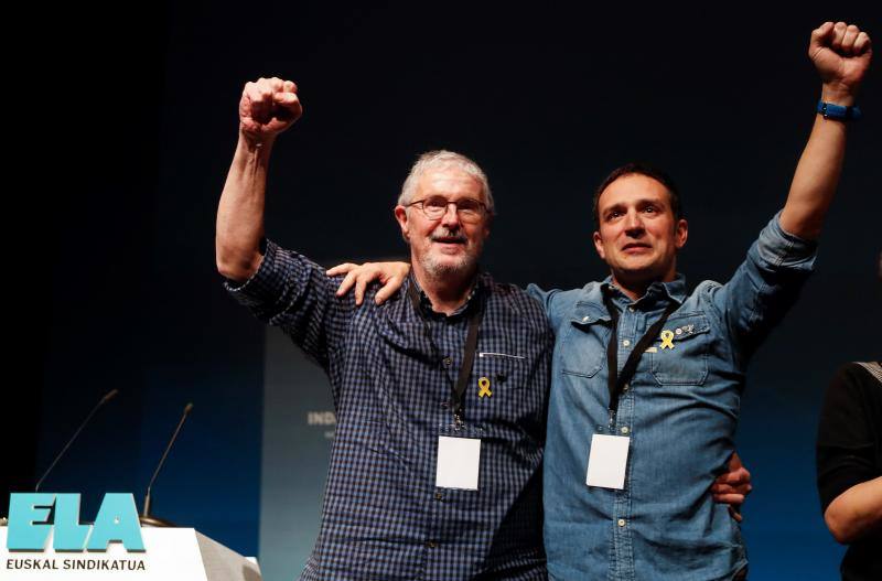 Adolfo 'txiki' Muñoz eta Mikel Lakuntza, atzo ospatutako batzarrean.