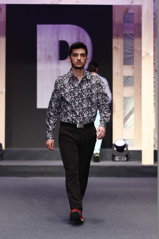 El diseñador vitoriano Domingo Orive conquista al jurado con su colección 'Chess' de sastrería clásica