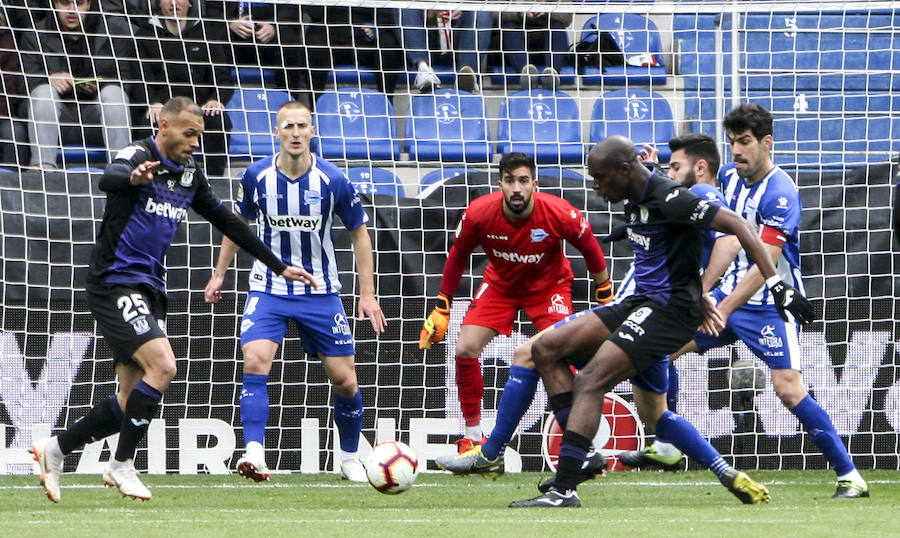 Imágenes correspondientes al partido de LaLiga Santander 2018-2019 disputado en el estadio de Mendizorroza