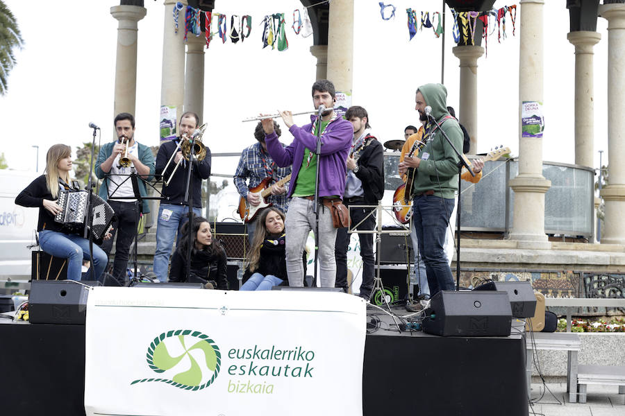 Fotos: Las imágenes de la fiesta de los scauts en Santurtzi