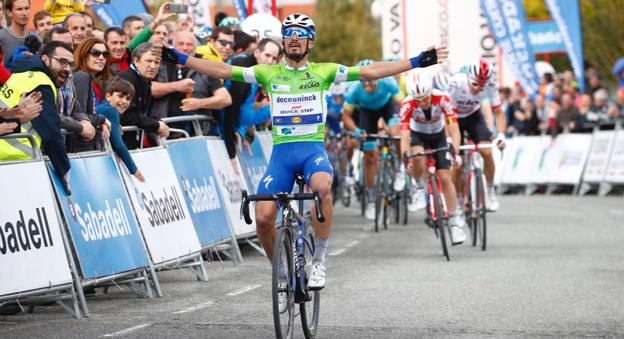 Alaphilippe, en el momento de la victoria. .