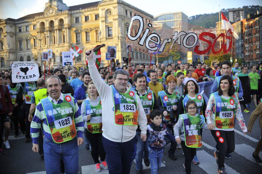 La Korrika a su paso por Bilbao en 2017.