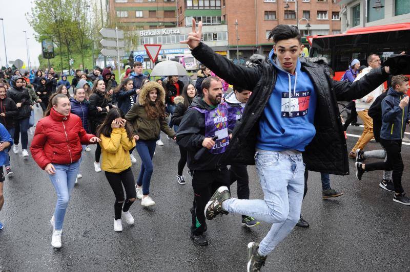 Las mejores instantáneas de la marcha en favor del euskera en la capital vizcaína