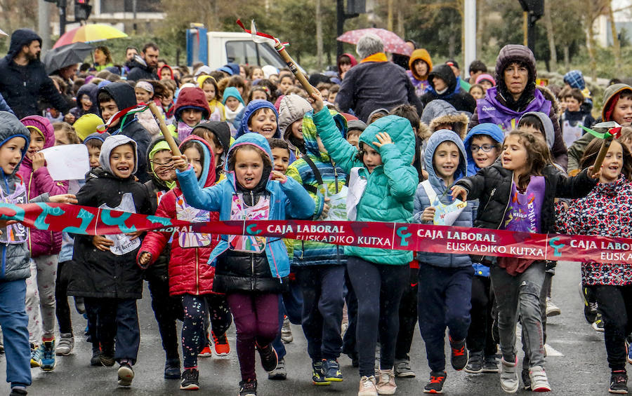 Fotos: La Korrika Txiki llega a Vitoria