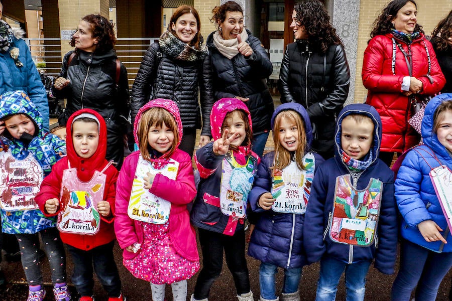 Fotos: La Korrika Txiki llega a Vitoria