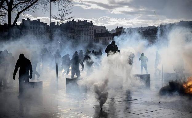 Protesta de chalecos amarillos en Lyón.