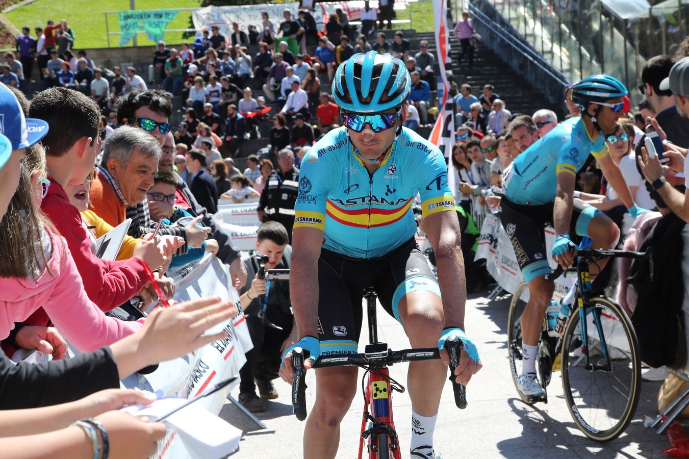 Las mejores imágenes de la última etapa de la Vuelta al País Vasco 