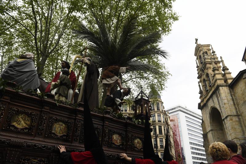 El tiempo ha animado a los bilbaínos a acudir a una de las cuatro grandes de Semana Santa