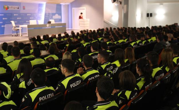 Curso de formación de policías municipales en Arkaute.