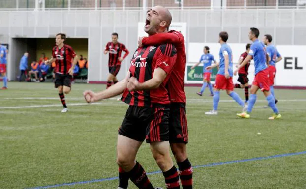 «Me he vuelto a sentir futbolista», muestra aliviado Etxaniz