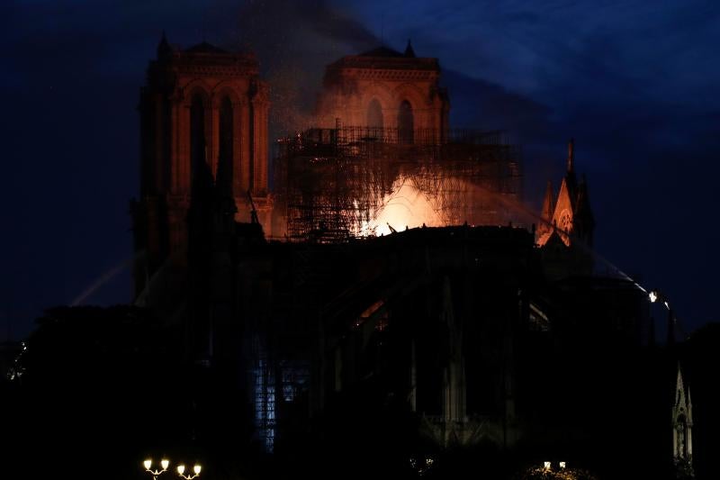 Fotos: Incendio en la catedral de Notre Dame de París