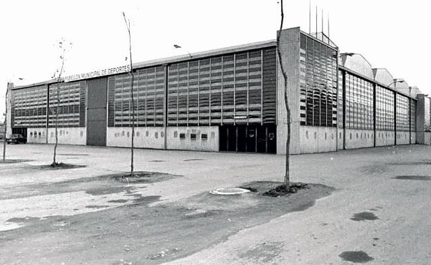 Fachada de Mendizorroza. 