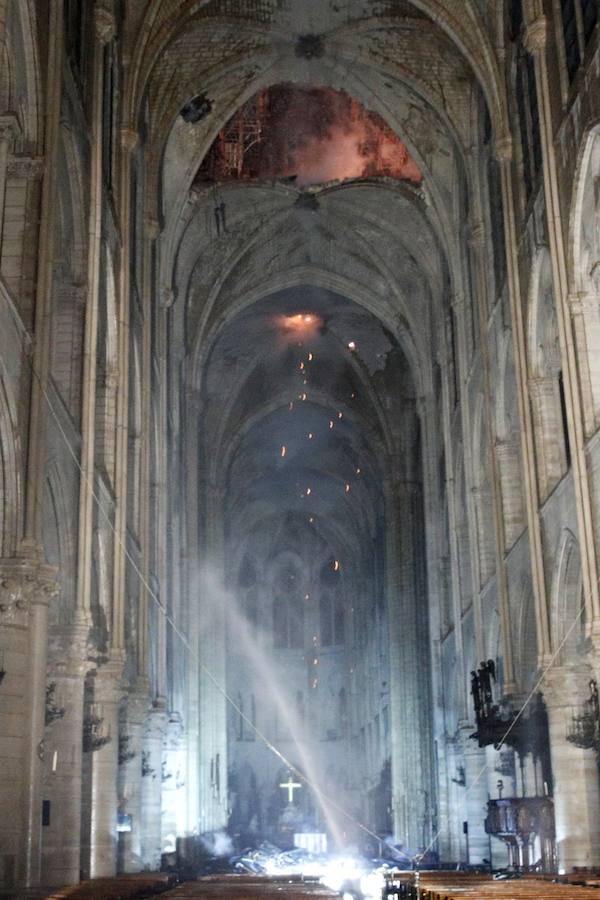 Fotos: Incendio en la catedral de Notre Dame de París