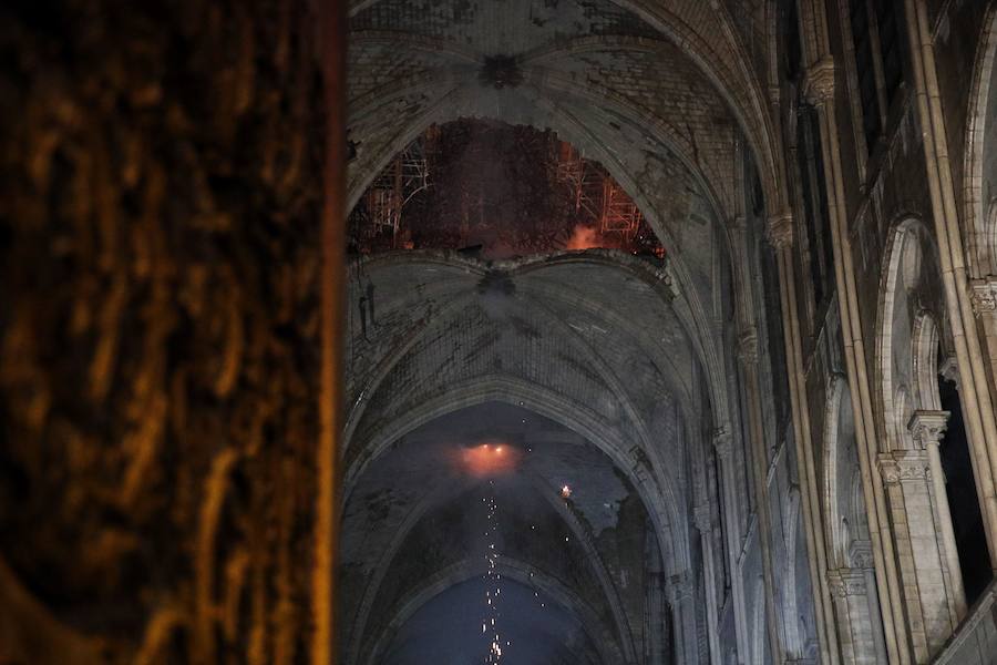 Fotos: Incendio en la catedral de Notre Dame de París