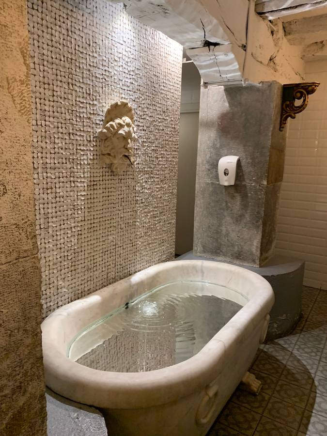 La visita al baño puede no ser un mero trámite. En Bilbao hay lugares donde la experiencia es muy especial