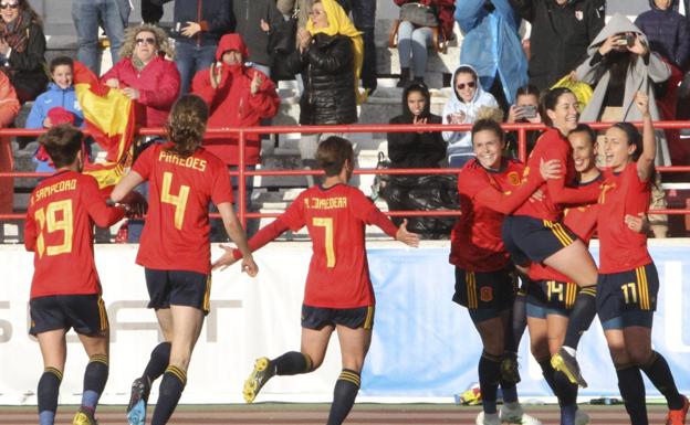 La selección española celebrando un gol ante Brasil en el amistoso de hace apenas unas semanas. 