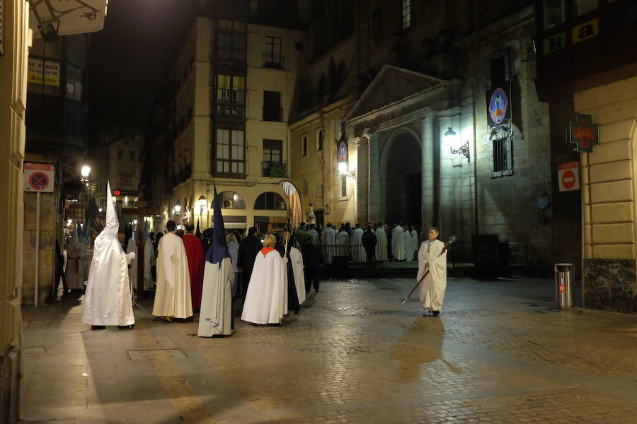 La tradicional procesión del Silencio ha vuelto a recorrer esta madrugada la villa