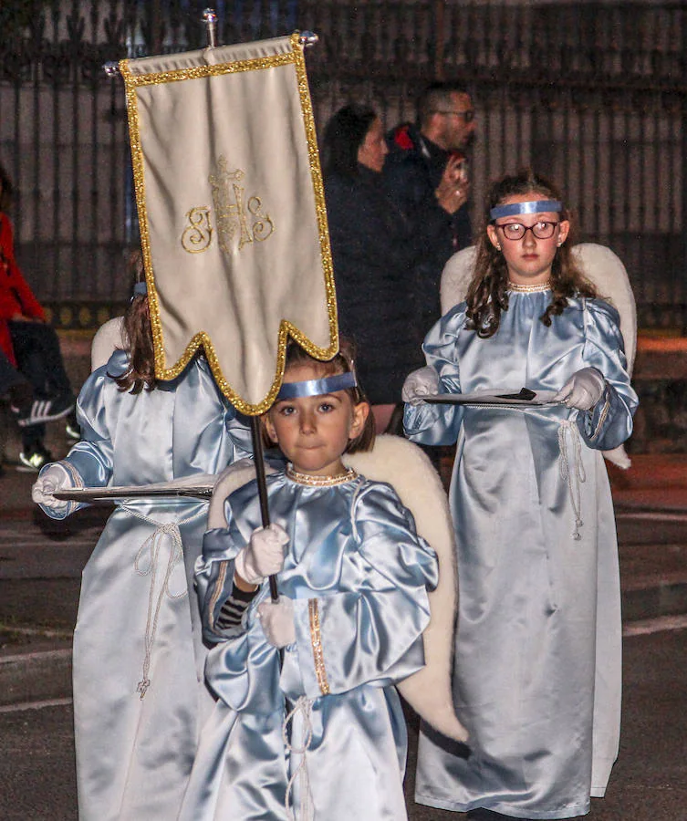 Fotos: Las cofradías procesionaron en Amurrio