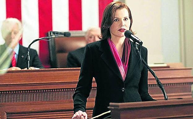 Geena David llegaba por accidente al puesto en 'Señora Presidenta'. 