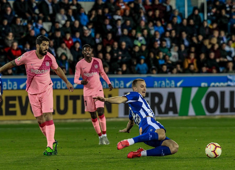 Fotos: Las mejores imágenes del Alavés - Barcelona