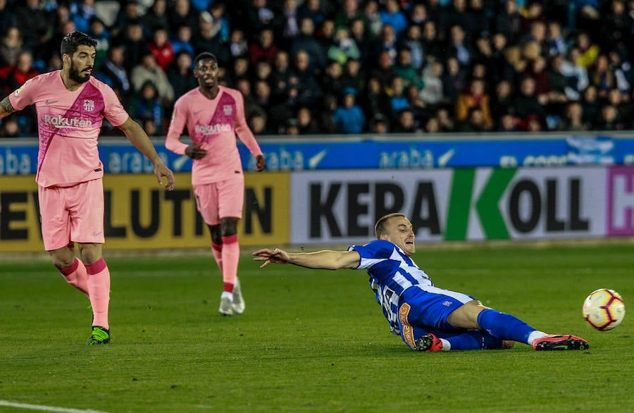 Fotos: Las mejores imágenes del Alavés - Barcelona