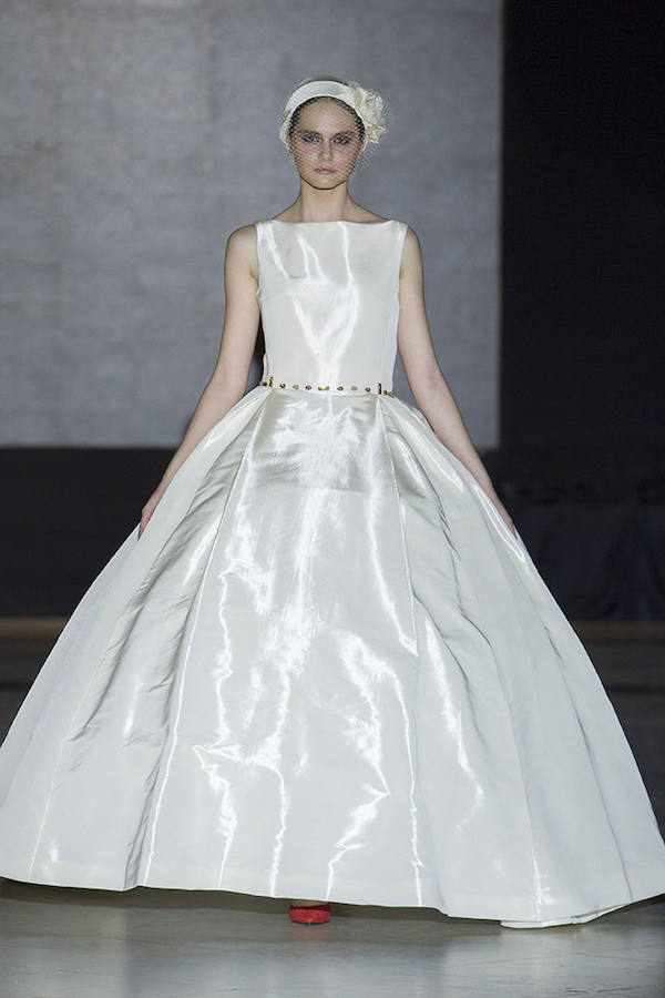 Fotos: El diseñador vasco ha presentado su nueva colección nupcial