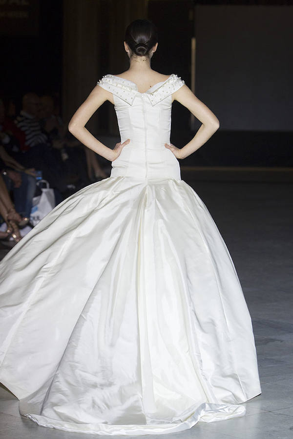 Fotos: El diseñador vasco ha presentado su nueva colección nupcial