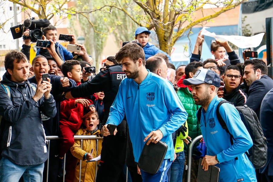 El equipo catalán ha llegado este martes a la capital alavesa para enfrentarse al Deportivo Alavés en una nueva jornada de LaLiga