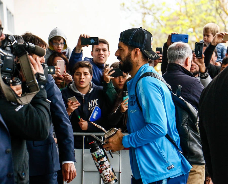 El equipo catalán ha llegado este martes a la capital alavesa para enfrentarse al Deportivo Alavés en una nueva jornada de LaLiga