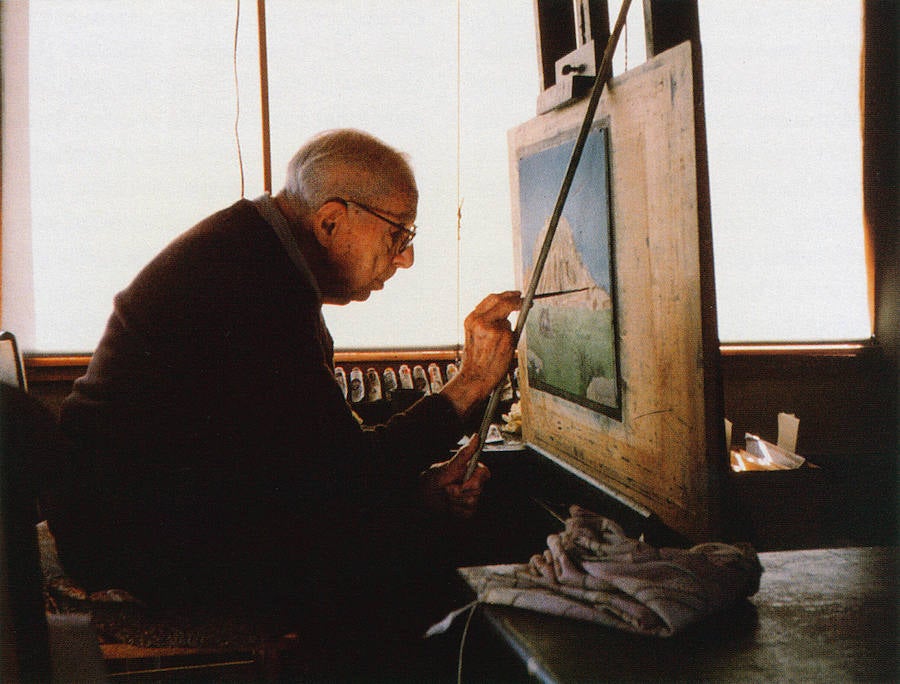 Chesley Bonestell trabajando en el estudio de su casa de Carmel a principios de los años 80.