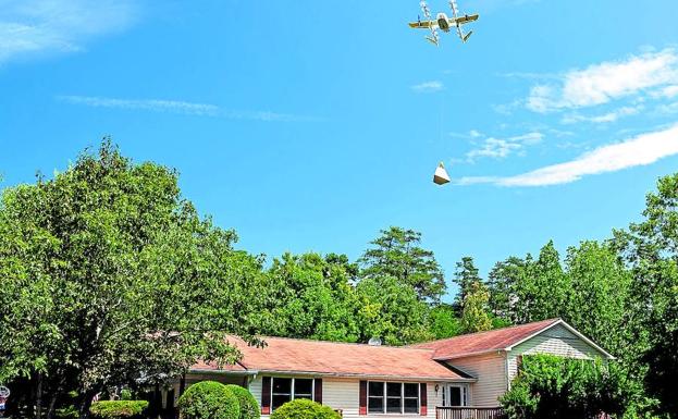 Un dron, en un experimento, lleva un pedido hasta un domicilio en el Estado de Virginia.