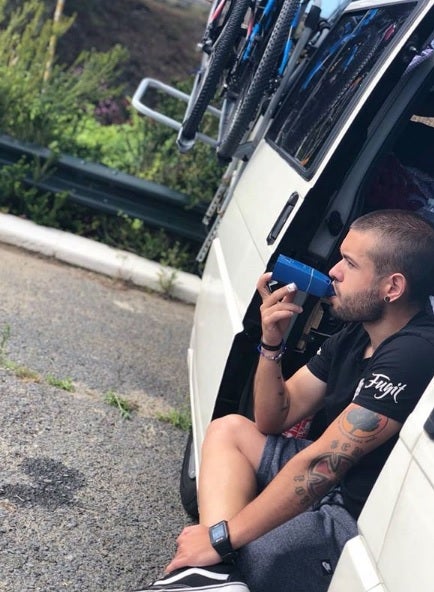 Jonatan no puede descuidar en ningún momento los tratamientos que requiere su enfermedad