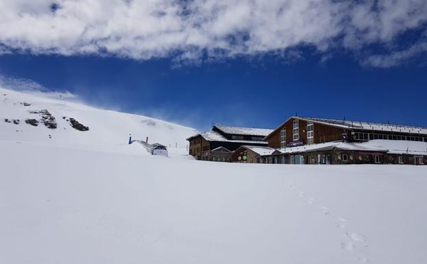 La última nevada en la estación andaluza ha sido la mejor de la primavera