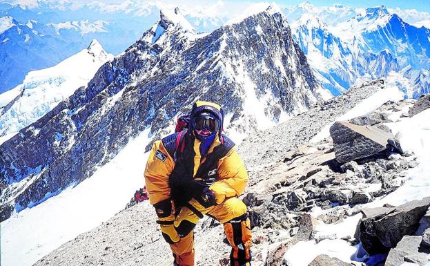 Con la lista completa. Oiarzabal, en la cima del Annapurna el 29 de abril de 1999.