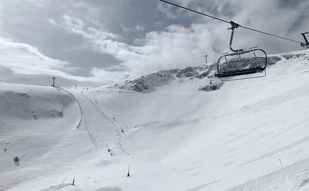 La nieve cubre la estación de Masella