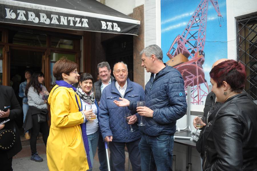 Matute, tomando algo en Arangoiti.