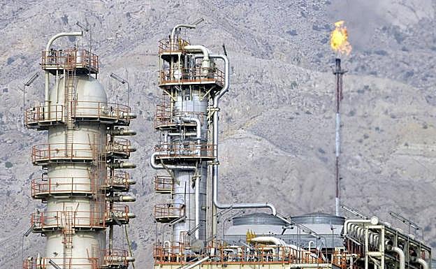 Instalación de petróleo en Irán. 