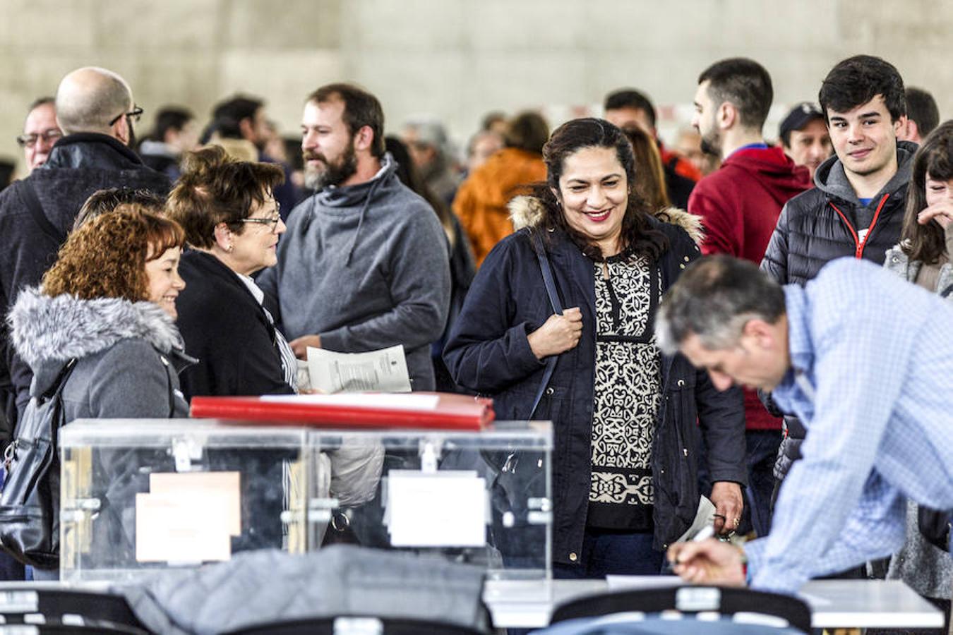 Fotos: La jornada electoral en Vitoria en imagenes