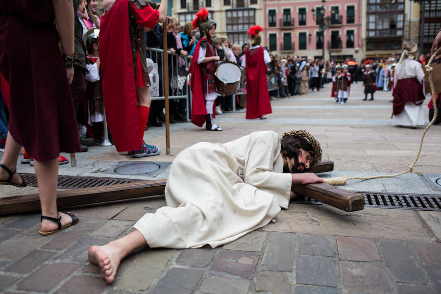 La asociación de la procesión de la Magdalena organiza el Vía Crucis infantil de Balmaseda