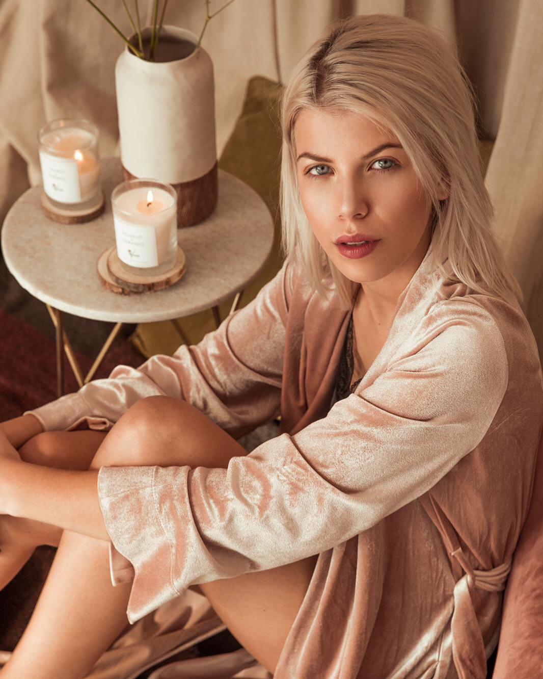 Con tan solo 24 años Bianka Szamosi ha formado parte del equipo de estilistas de la fiesta de los premios MTV y ha estado detrás del maquillaje de Silvia Abril para el JA Bilbao Festival