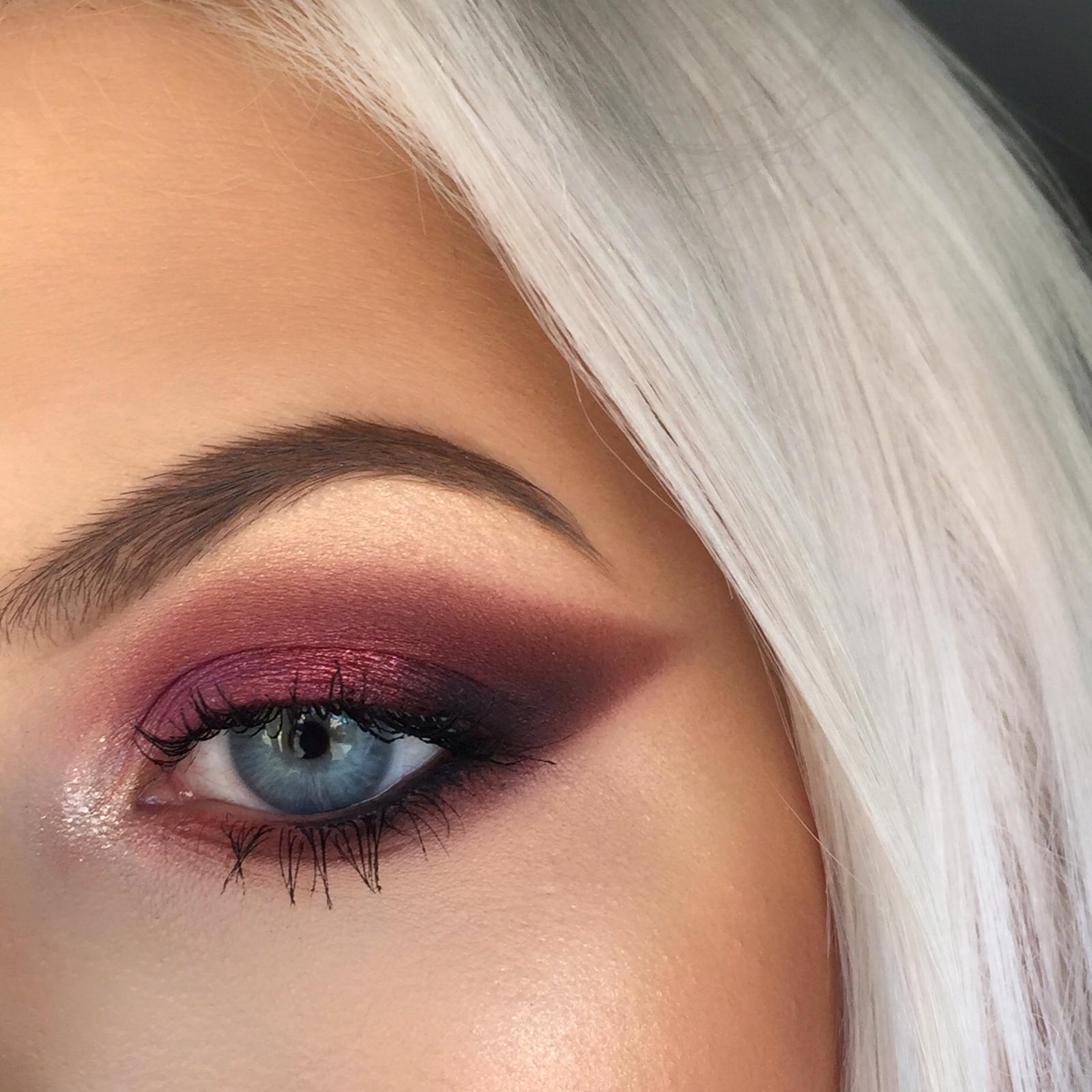 Con tan solo 24 años Bianka Szamosi ha formado parte del equipo de estilistas de la fiesta de los premios MTV y ha estado detrás del maquillaje de Silvia Abril para el JA Bilbao Festival