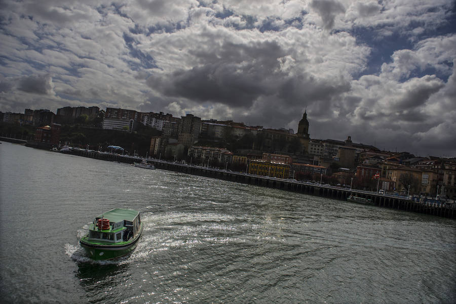 El pasaje que une Portugalete y Las Arenas transporta a cerca de 2.000 viajeros al día. Se trata de una de las dos rutas que se mantienen en activo en la ría