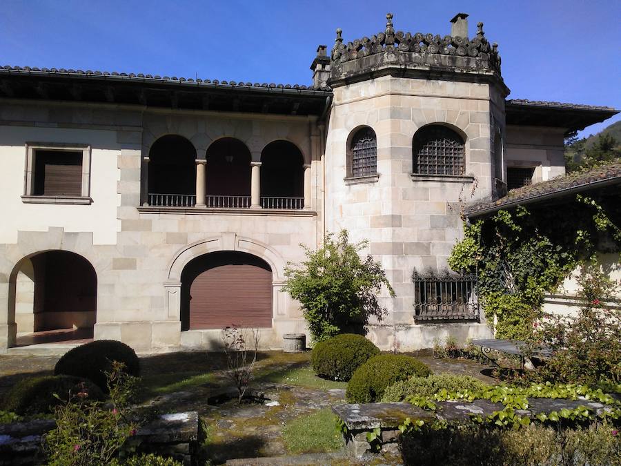 Detalle del Palacio Hurtado de Saratxo de Sodupe. 
