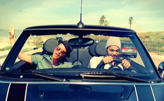 Bruno Mars y Travie McCoy, en el vídeo de 'Billionaire'.