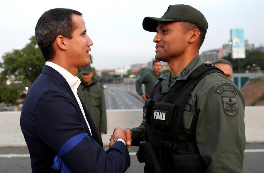 Los opositores Guaidó y lLeopoldo López lideran el golpe contra Maduro 