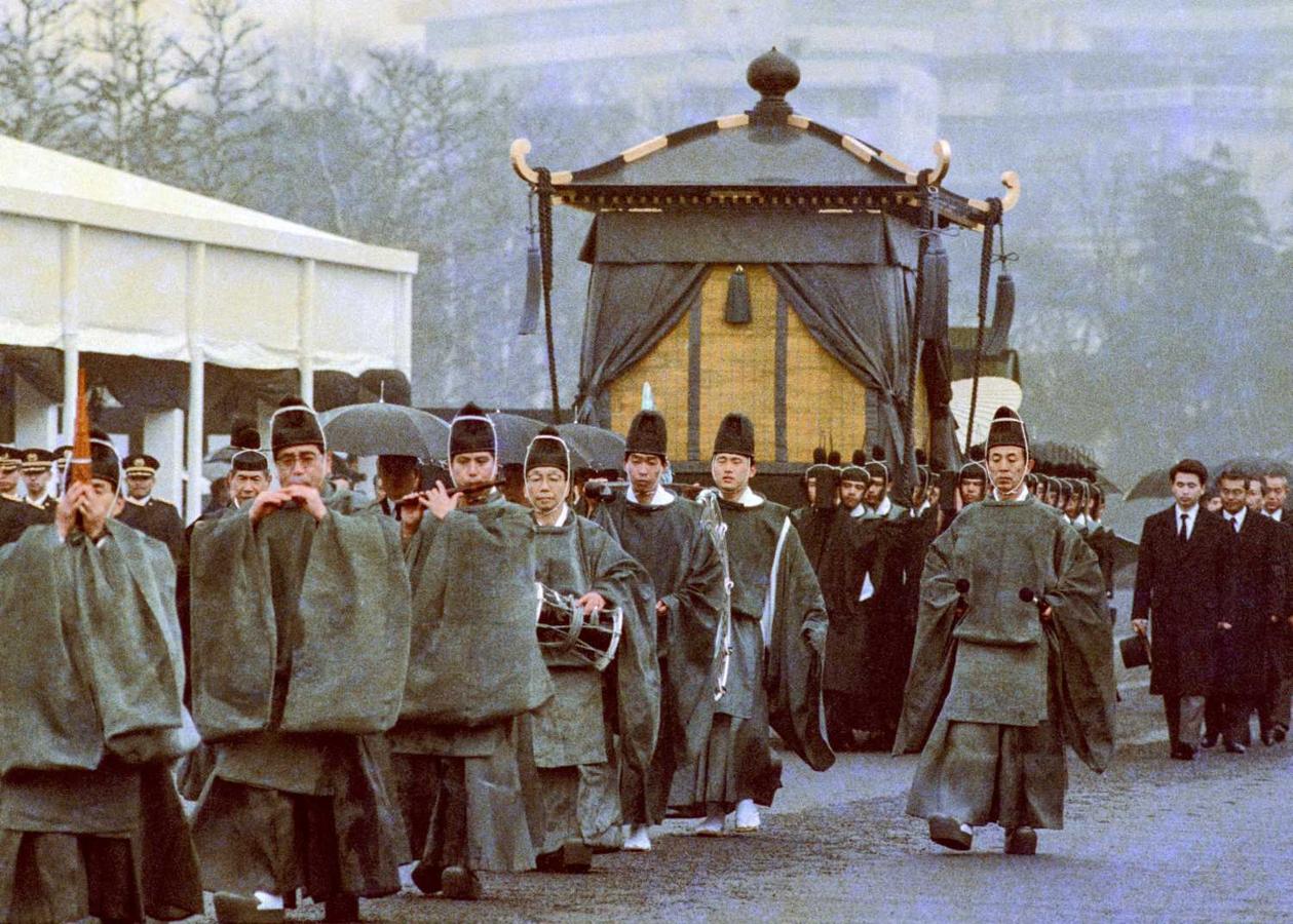 24 de febrero de 1989. Cortejo fúnebre del emperador japonés Hirohito, padre del príncipe heredero Akihito