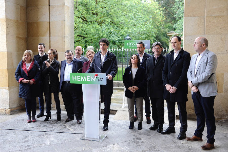El diputado general ha iniciado en Gernika su particular periplo por varios municipios de la provincia