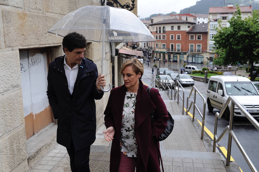 El diputado general ha iniciado en Gernika su particular periplo por varios municipios de la provincia